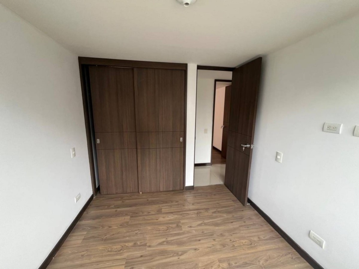 Apartamento en arriendo en Loma Del Esmeraldal, Envigado · foto 8 de 24