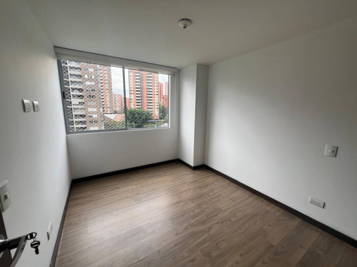 Apartamento en arriendo en Loma Del Esmeraldal, Envigado · foto 9 de 24