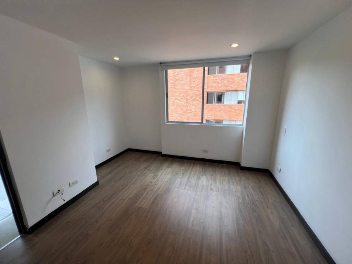 Apartamento en arriendo en Loma Del Esmeraldal, Envigado · foto 10 de 24