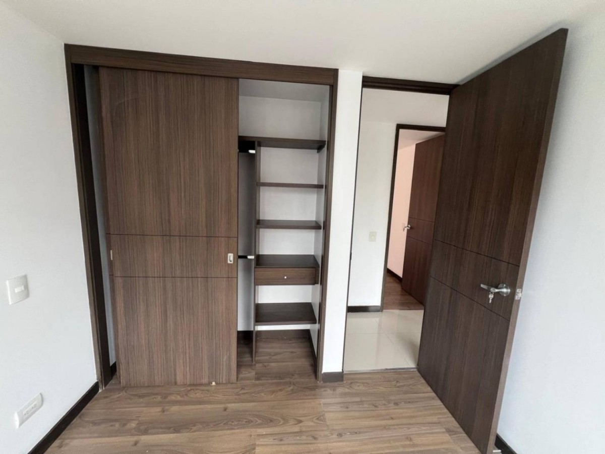 Apartamento en arriendo en Loma Del Esmeraldal, Envigado · foto 11 de 24