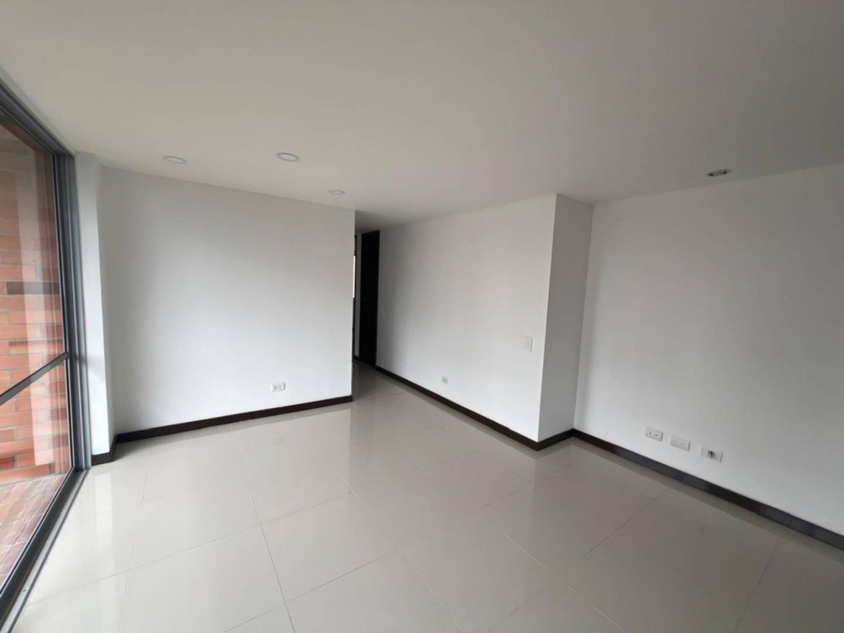 Apartamento en arriendo en Loma Del Esmeraldal, Envigado · foto 12 de 24