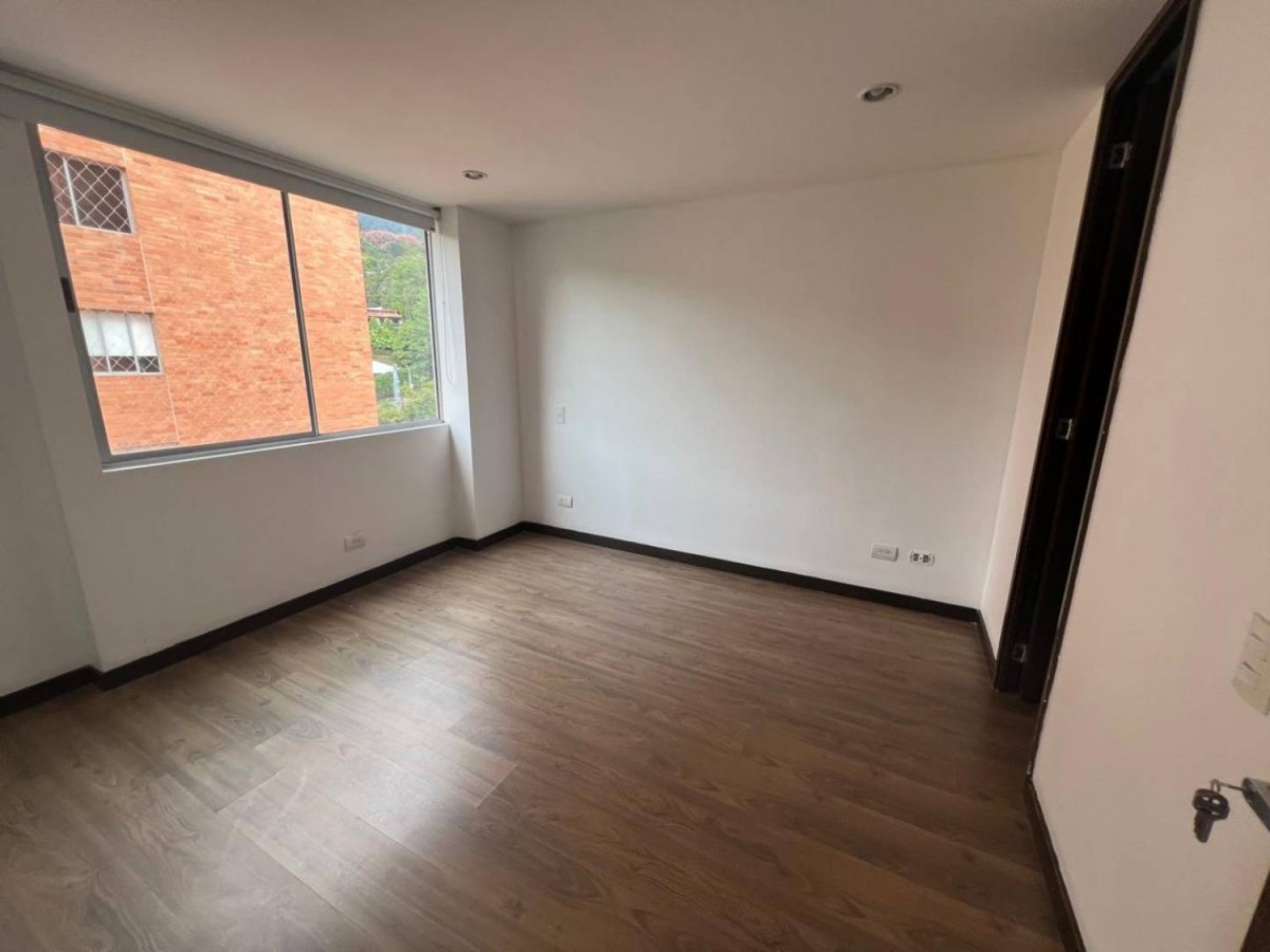 Apartamento en arriendo en Loma Del Esmeraldal, Envigado · foto 23 de 24