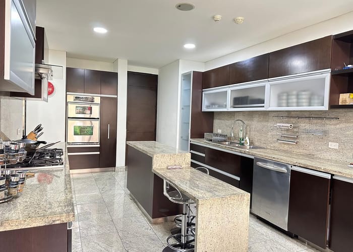 Apartamento de 4 alcobas en venta en Los Rosales, Bogotá, 300 m² · foto 8 de 24
