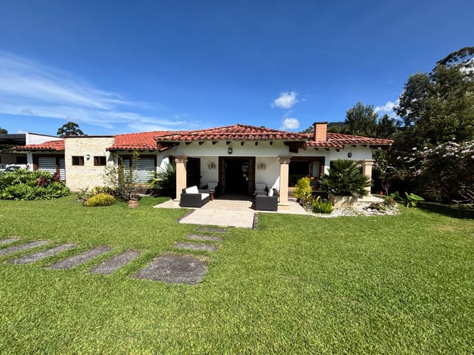Casa de 5 alcobas en venta en La Ceja · foto 6 de 24