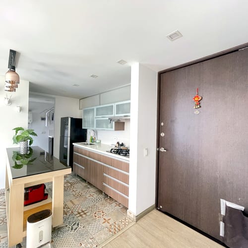 Apartamento de 2 alcobas en venta en Las Lomitas, Sabaneta, 82 m² · foto 3 de 18