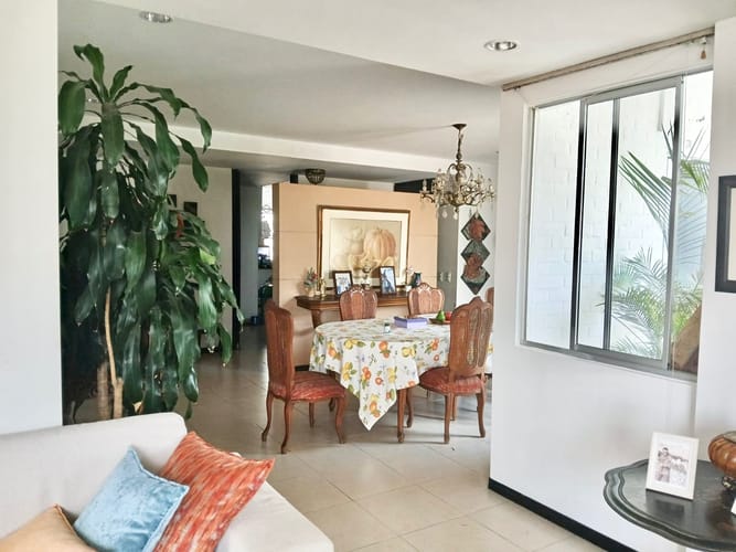 Apartamento de 3 alcobas en venta en Bellavista, Cali, 230 m² · foto 3 de 18