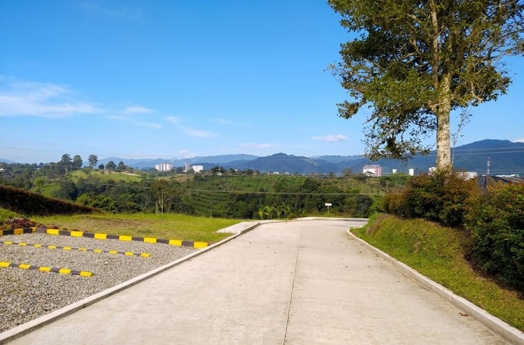 Lote en venta en Via Circasia, Armenia, 3400 m² · foto 2 de 5