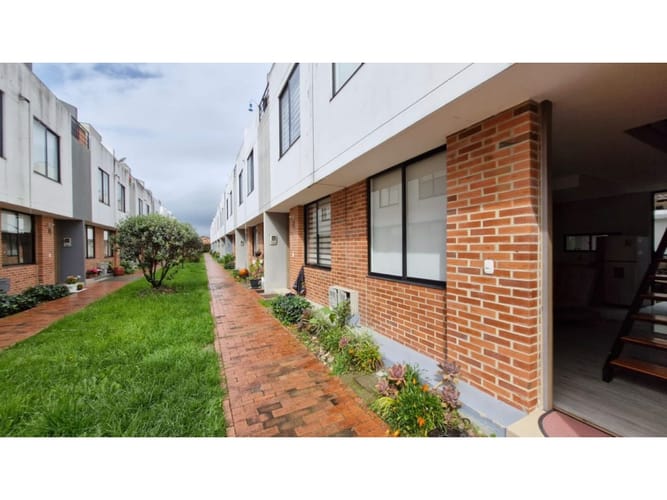Casa en venta en Yerbabuena, Chía · foto 2 de 24