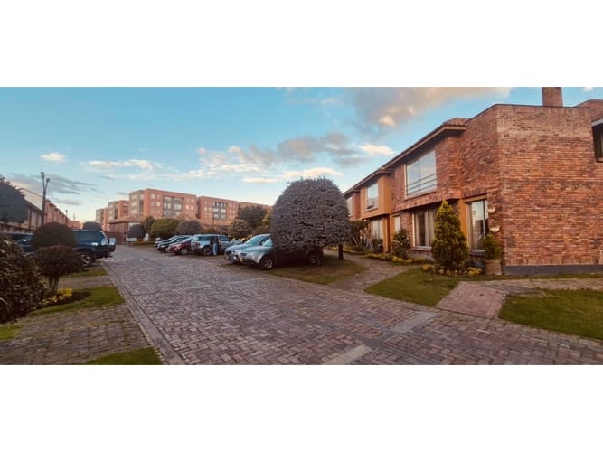 Casa de 3 alcobas en venta en Yerbabuena, Chía, 122 m² · foto 2 de 17