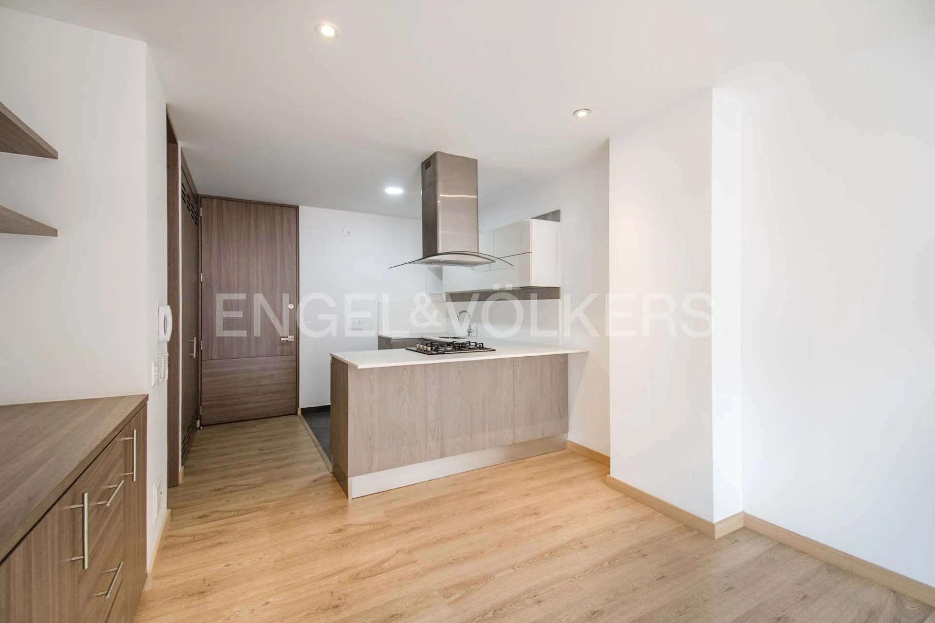 Apartamento en venta en Santa Barbara Central, Bogotá · foto 3 de 13