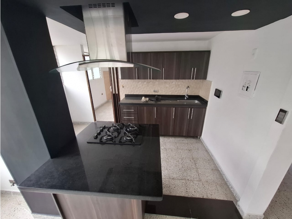 Apartamento en arriendo en Los Colores, Medellín · foto 7 de 18