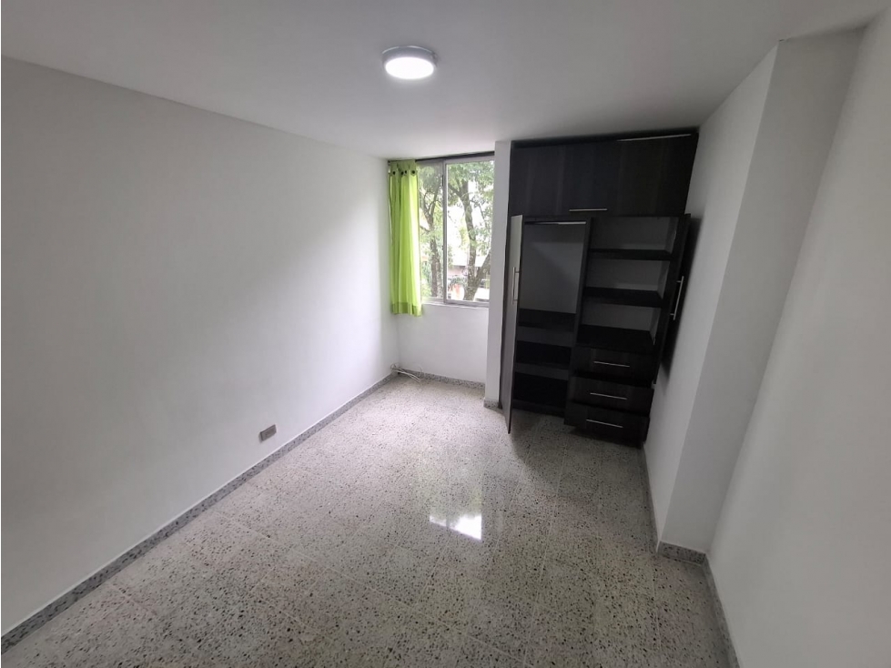 Apartamento en arriendo en Los Colores, Medellín · foto 14 de 18