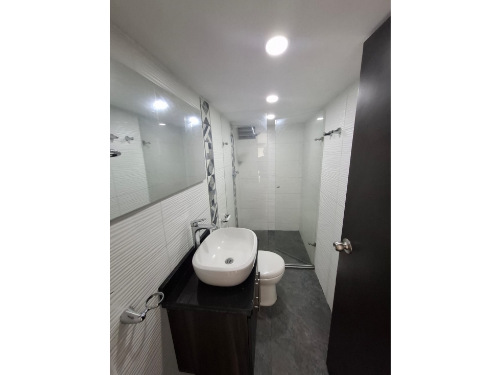 Apartamento en arriendo en Los Colores, Medellín · foto 15 de 18