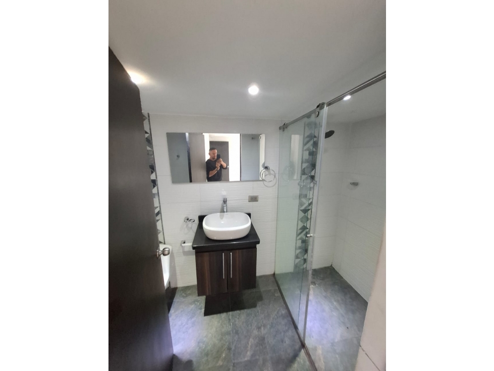 Apartamento en arriendo en Los Colores, Medellín · foto 17 de 18