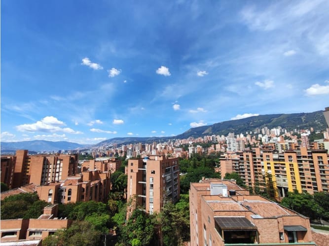 Apartamento de 4 alcobas en arriendo en Las Vegas, Medellín, 190 m² · foto 5 de 24