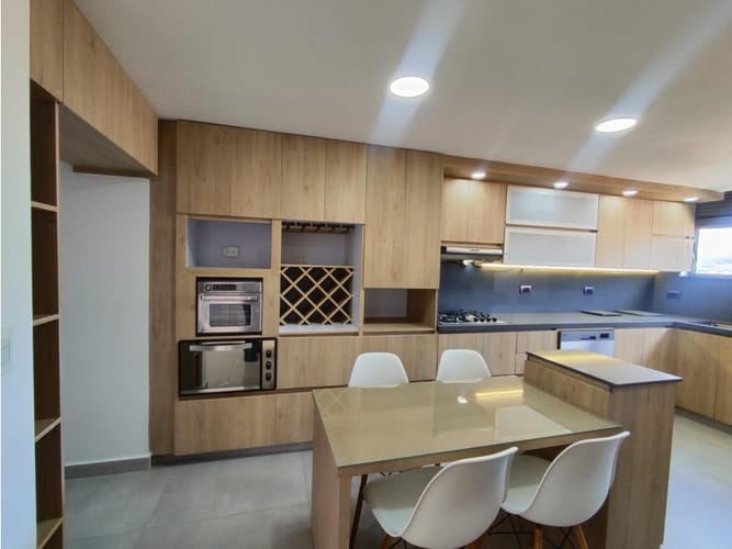 Apartamento de 4 alcobas en arriendo en Las Vegas, Medellín, 190 m² · foto 17 de 24