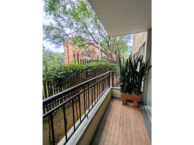 Apartamento de 3 alcobas en venta en La Maria, Copacabana, 72 m² · foto 2 de 24