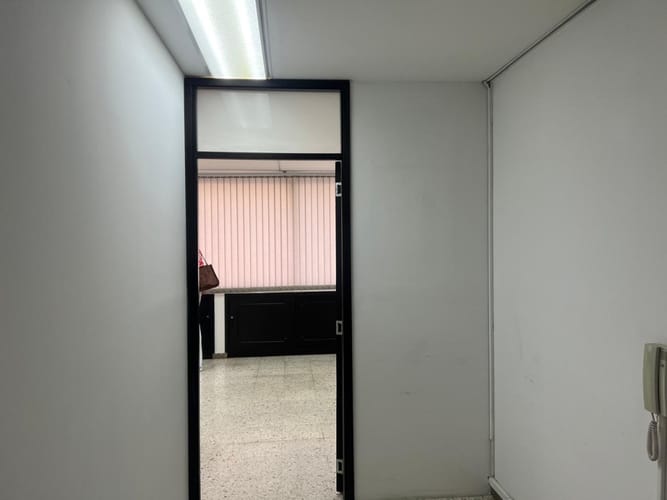 Oficina en arriendo en Urbanizacion La Merced, Cali, 44 m² · foto 2 de 9