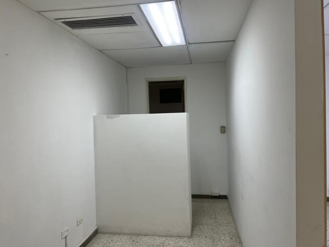 Oficina en arriendo en Urbanizacion La Merced, Cali, 44 m² · foto 8 de 9
