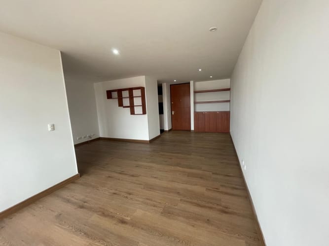 Apartamento de 3 alcobas en arriendo en San Rafael, Bogotá, 90 m² · foto 2 de 24