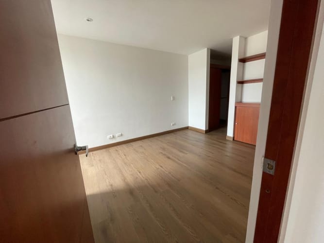 Apartamento de 3 alcobas en arriendo en San Rafael, Bogotá, 90 m² · foto 23 de 24