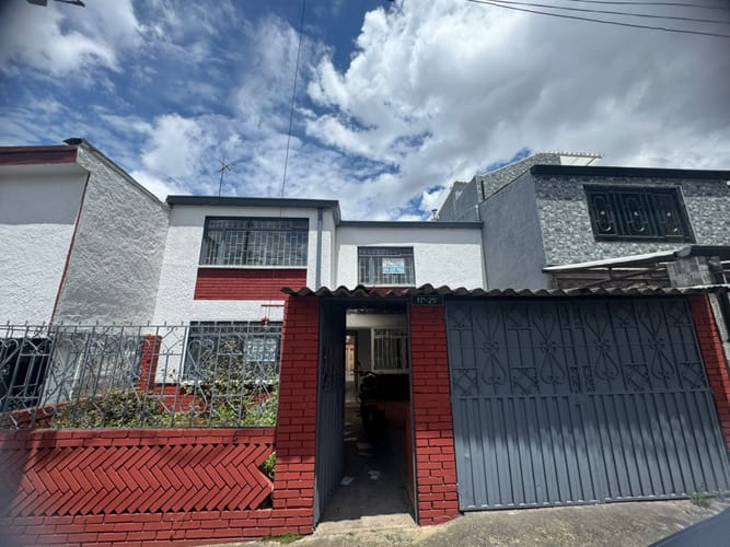 Casa de 6 alcobas en venta en Velodromo, Bogotá, 168 m² · foto 2 de 23