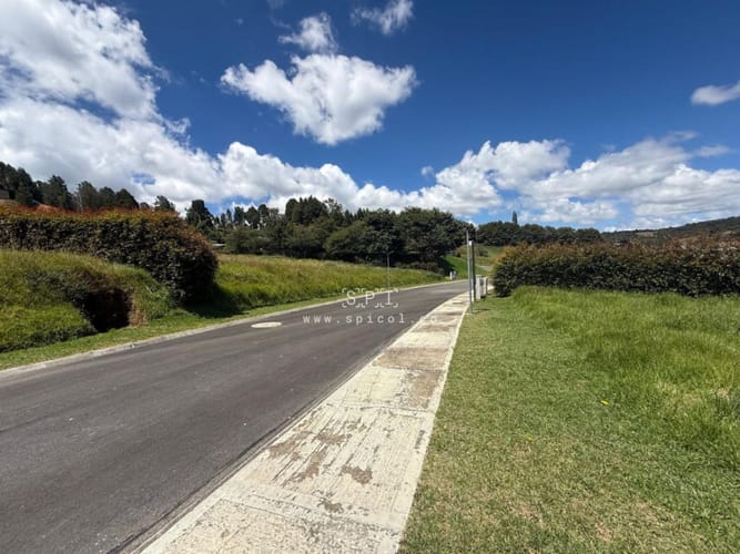 Lote en venta en Loma Del Chocho, Envigado, 2333 m² · foto 4 de 13