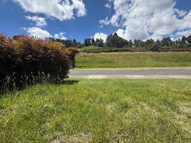 Lote en venta en Loma Del Chocho, Envigado, 2333 m² · foto 6 de 13
