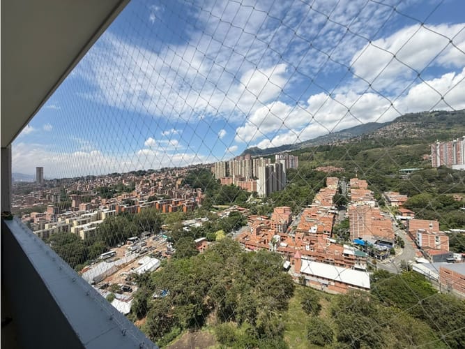 Apartamento de 3 alcobas en venta en Bucaros, Bello, 92 m² · foto 2 de 22