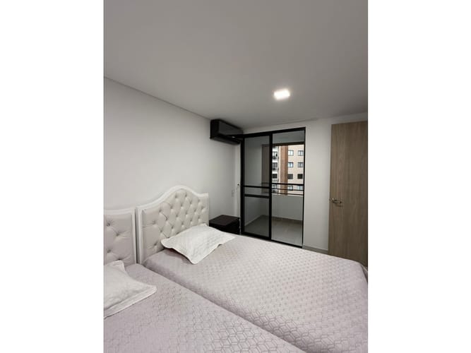 Apartamento en venta en Valle Del Lili, Cali · foto 8 de 13