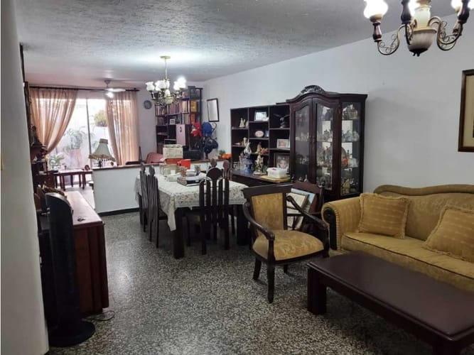 Casa de 4 alcobas en venta en Pampa Linda, Cali, 270 m² · foto 3 de 17