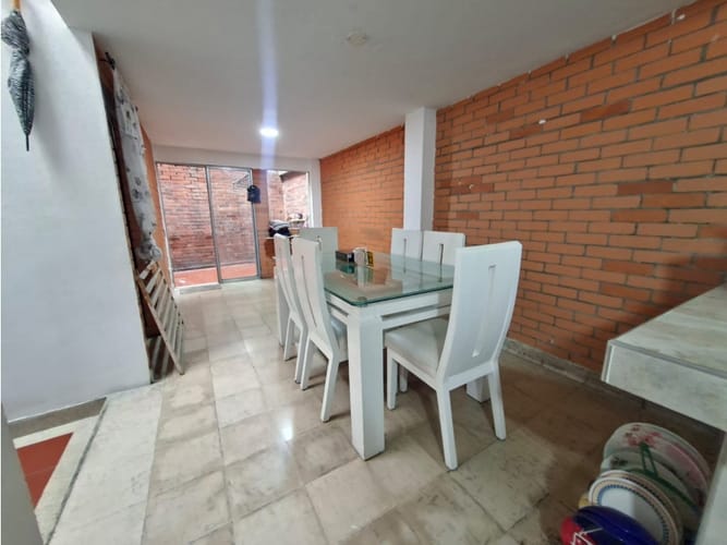 Casa de 3 alcobas en venta en Alfonso Lopez, Palmira, 70 m² · foto 2 de 11
