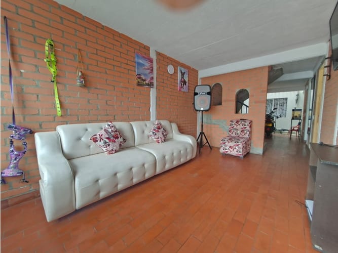 Casa de 3 alcobas en venta en Alfonso Lopez, Palmira, 70 m² · foto 10 de 11