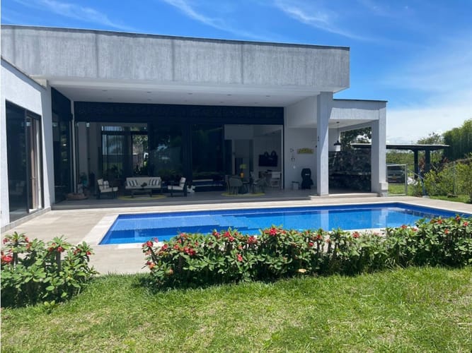 Casa de 3 alcobas en venta en Sector Lago Uribe, Pereira, 420 m² · foto 4 de 24