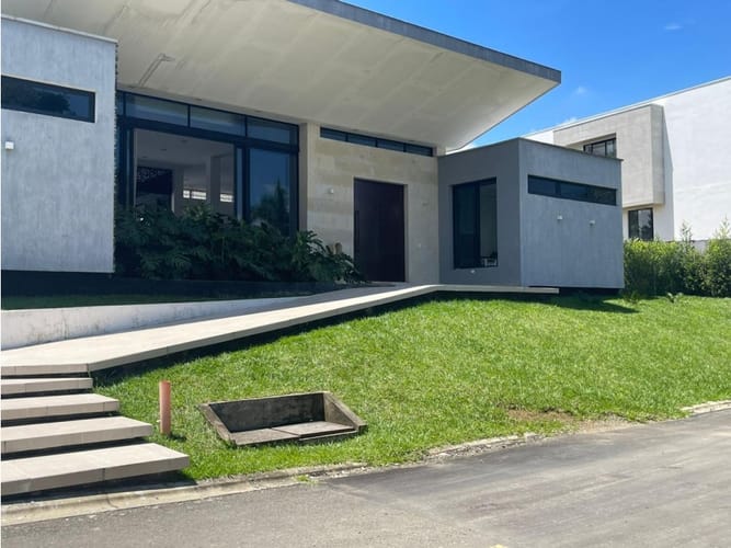 Casa de 3 alcobas en venta en Sector Lago Uribe, Pereira, 420 m² · foto 5 de 24