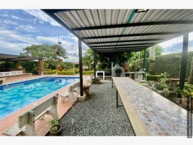 Casa de 3 alcobas en venta en Rozo, Palmira, 304 m² · foto 3 de 17