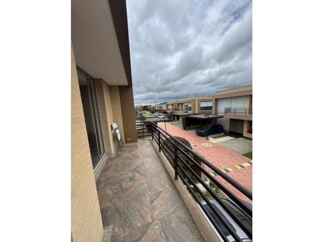 Casa de 3 alcobas en venta en El Lago, Cajicá, 147 m² · foto 2 de 12