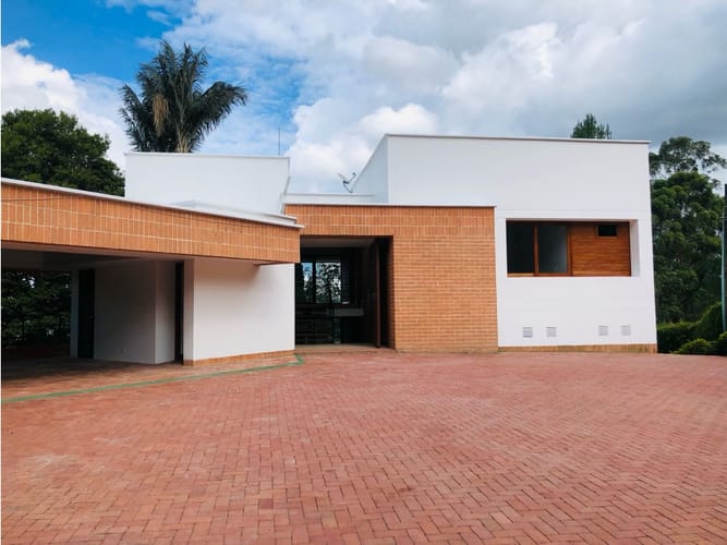 Casa de 6 alcobas en arriendo en El Retiro, 770 m² · foto 2 de 24