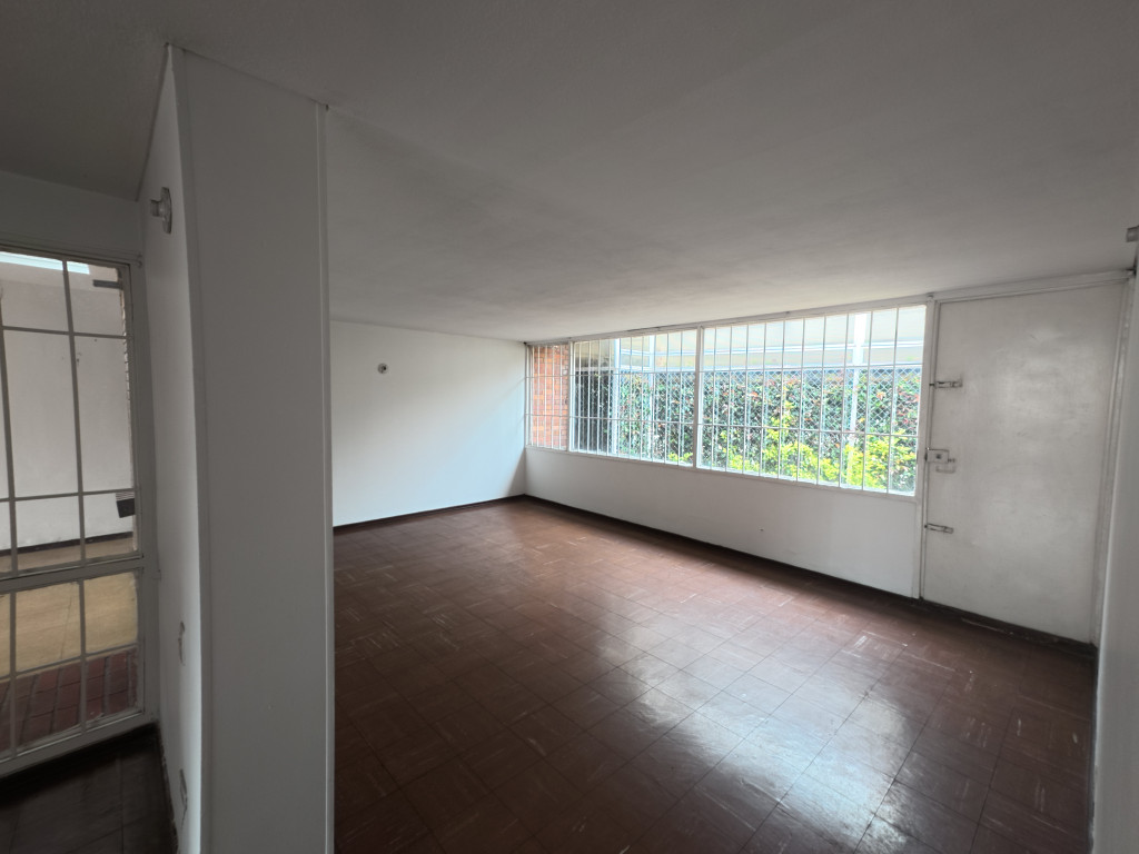 Casa en venta en Niza, Bogotá · foto 3 de 24