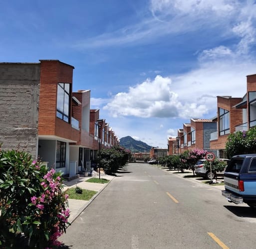 Lote en venta en Lomitas, La Ceja, 80 m² · foto 2 de 10