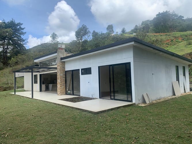 Finca en venta en Sajonia, Rionegro, 263 m² · foto 2 de 21