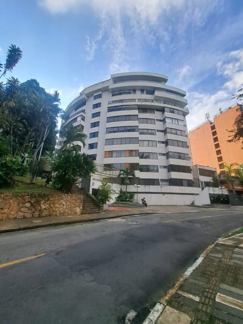 Apartamento de 4 alcobas en venta en La Arboleda, Cali, 206 m² · foto 2 de 14