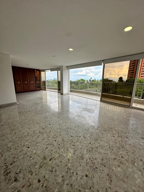 Apartamento de 4 alcobas en venta en La Arboleda, Cali, 206 m² · foto 4 de 14