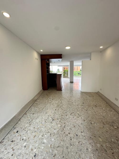 Apartamento de 4 alcobas en venta en La Arboleda, Cali, 206 m² · foto 9 de 14