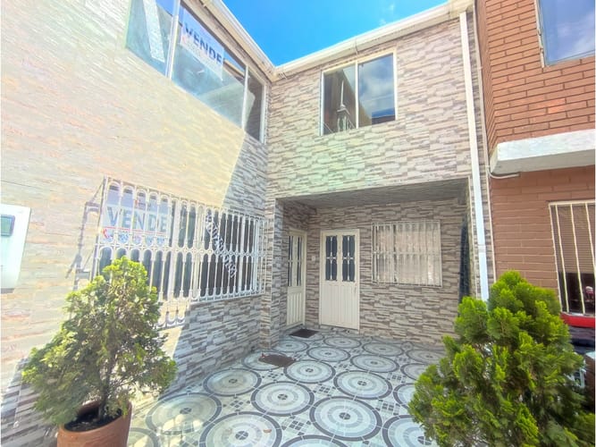 Casa de 5 alcobas en venta en Super Manzana 10, Bogotá, 111 m² · foto 2 de 24