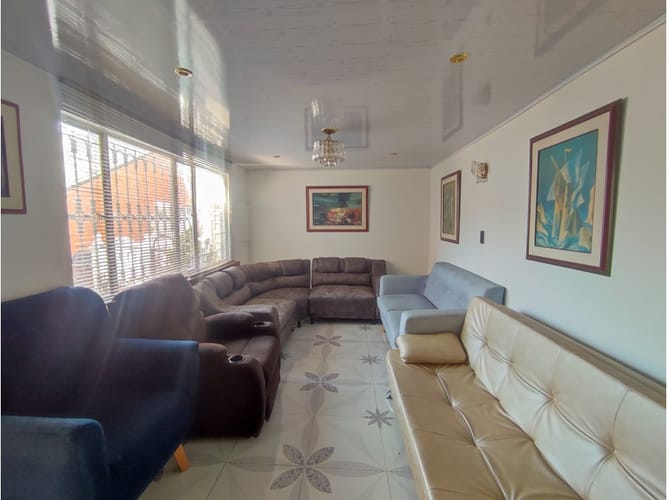 Casa de 5 alcobas en venta en Super Manzana 10, Bogotá, 111 m² · foto 3 de 24