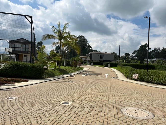 Lote en venta en Llano Grande, Rionegro, 255 m² · foto 4 de 20