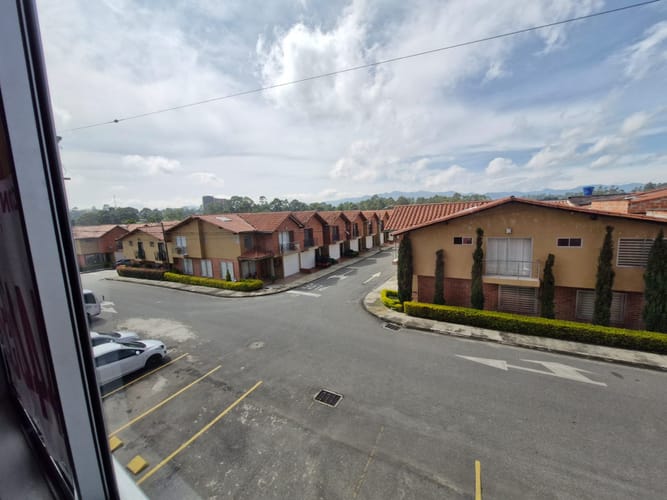 Apartamento de 2 alcobas en venta en Rionegro, 81 m² · foto 2 de 15
