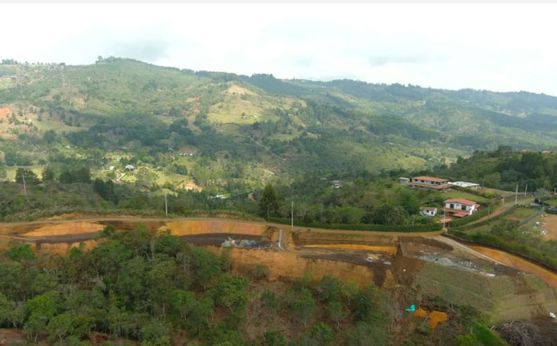 Lote en venta en San Jose, Guarne, 2412 m² · foto 4 de 8