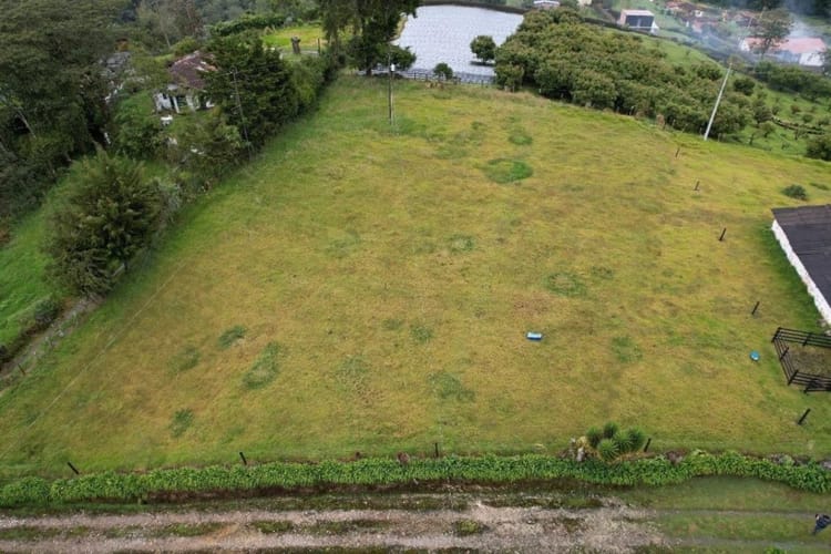 Lote en venta en El Convento, Copacabana, 2971 m² · foto 3 de 4